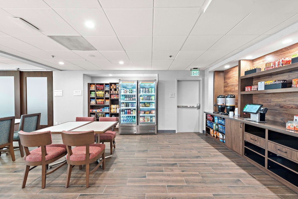 Hampton Inn by Hilton Los Angeles Airport - photo 30