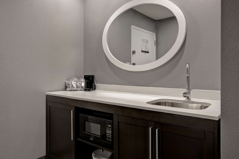 Hampton Inn Olive Branch - photo 19