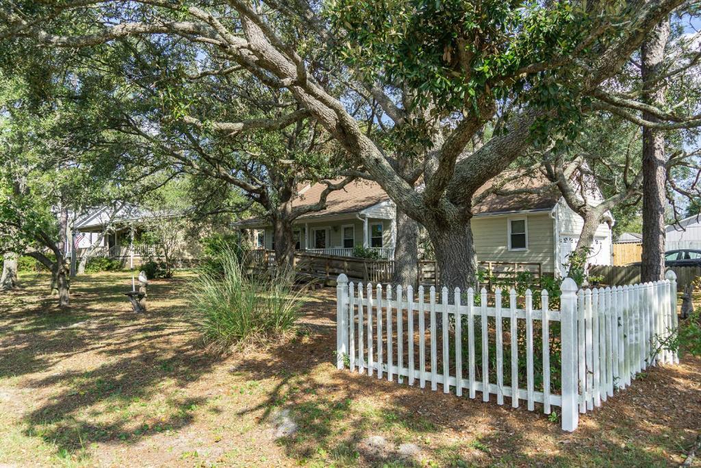 Windy Pointe by Oak Island Accommodations - photo 5