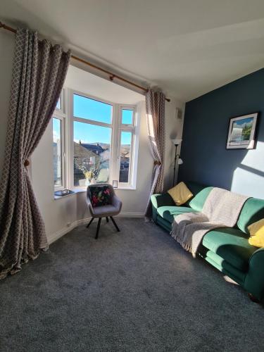 Modern River View Mytholmroyd Apartment — 4-Star Luxury Hotel in Mytholmroyd, United Kingdom