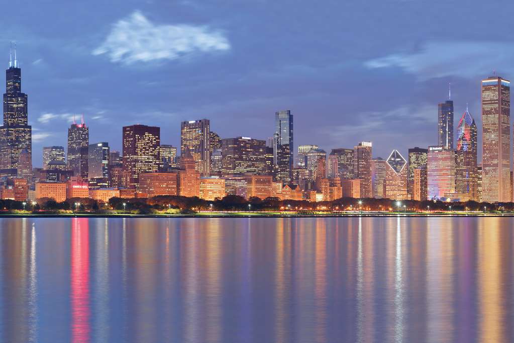 La Quinta Inn & Suites by Wyndham Chicago Downtown - photo 72