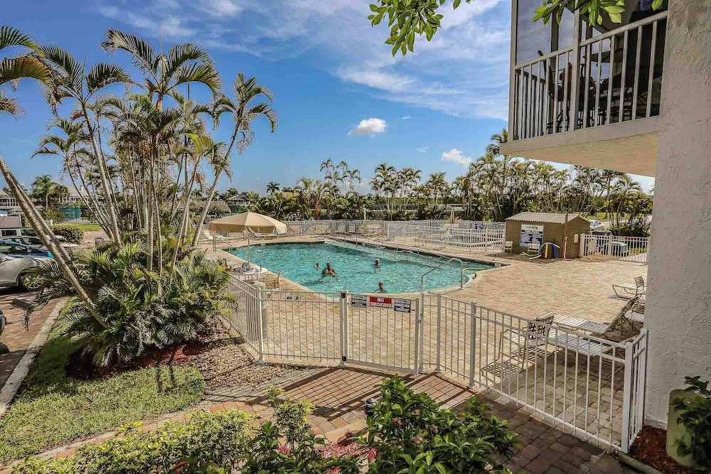 Bonita Beach and Tennis 4403 in Bonita Springs, United States