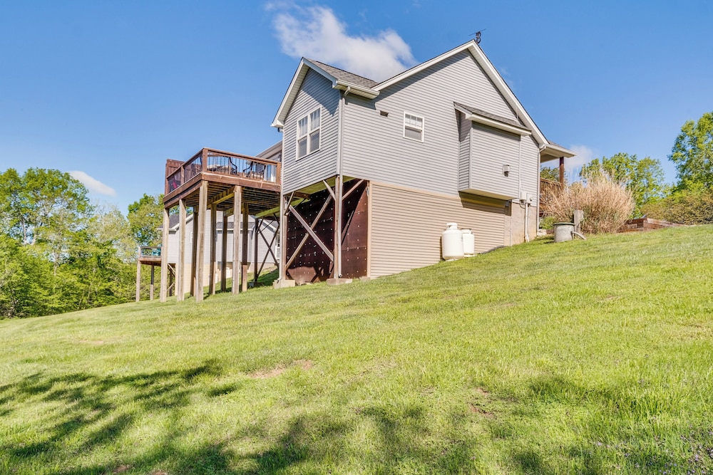 Lake view Kentucky Getaway w Resort Amenities - photo 12