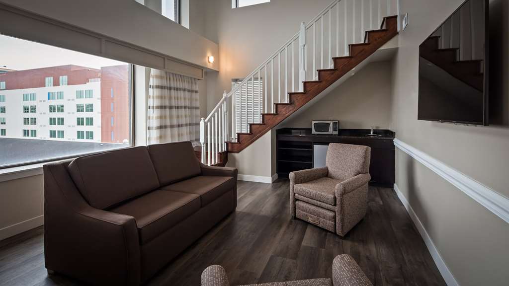 Best Western Plus Coastline Inn - photo 3