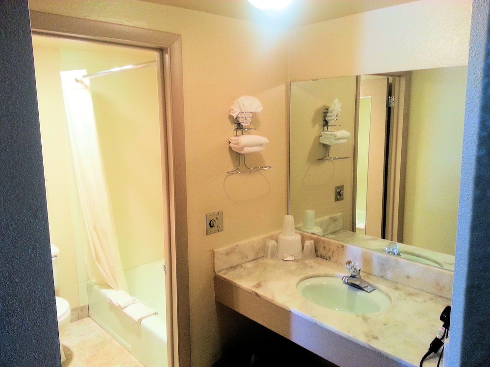 The Greenwell Inn - photo 31