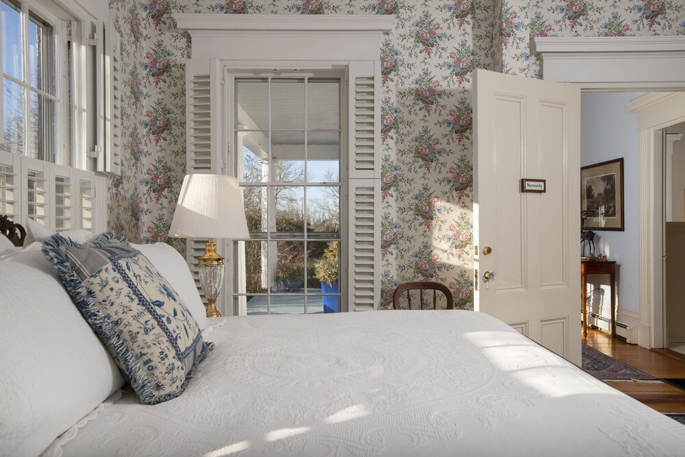 Liberty Hill Inn - photo 14
