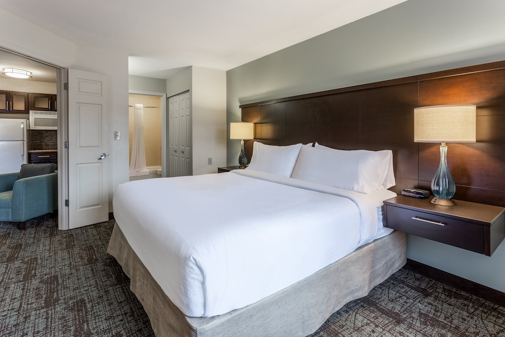 Staybridge Suites Davenport by IHG - photo 6
