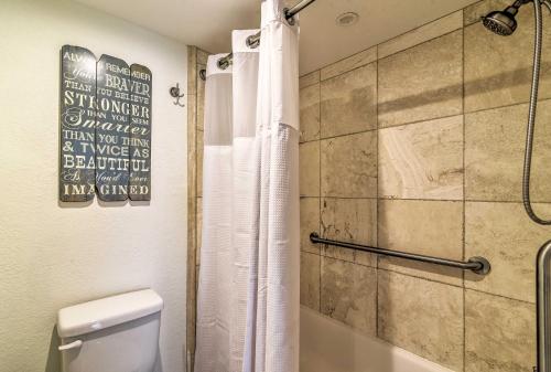 Gulf View Hudson Condo in Waterfront Resort - photo 5