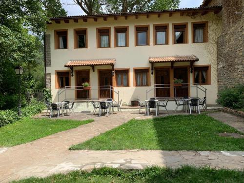 Hotel Charle — Jaca