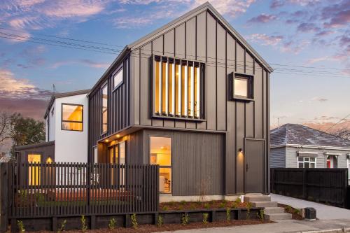 Chatham Street Christchurch Holiday Homes — 4-Star Luxury Hotel in Christchurch, New Zealand