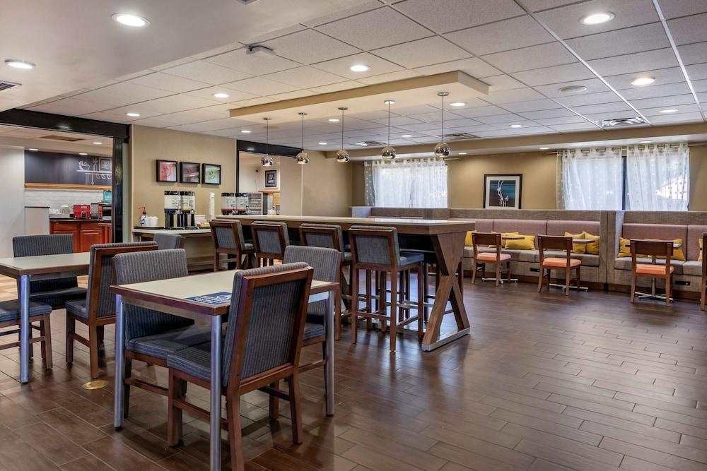 Hampton Inn Norco Corona Eastvale - photo 33