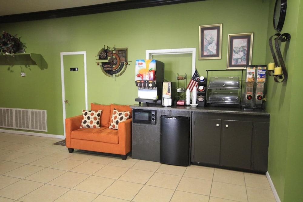 Holiday Terrace Motel - photo 41