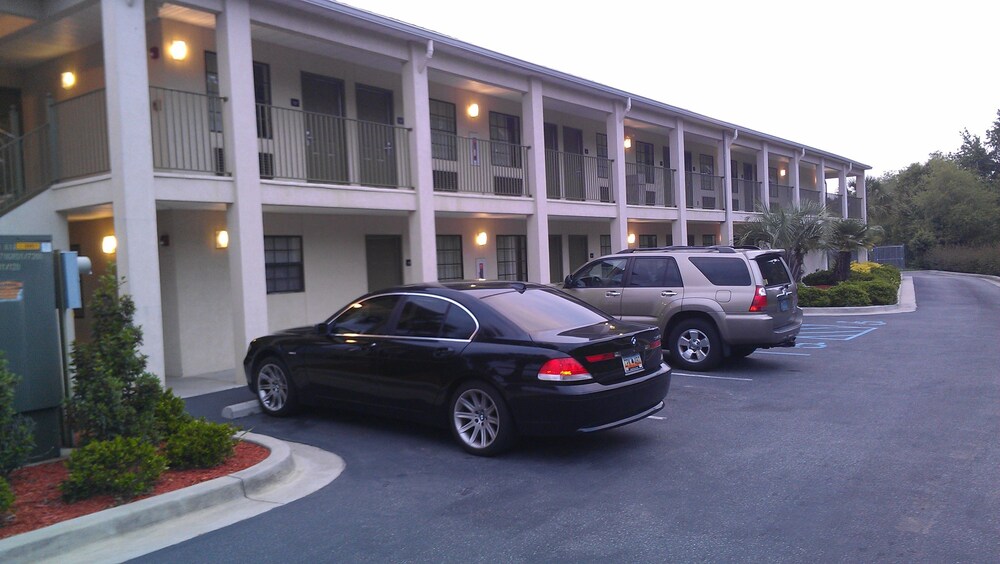 Peach Tree Inn - photo 11