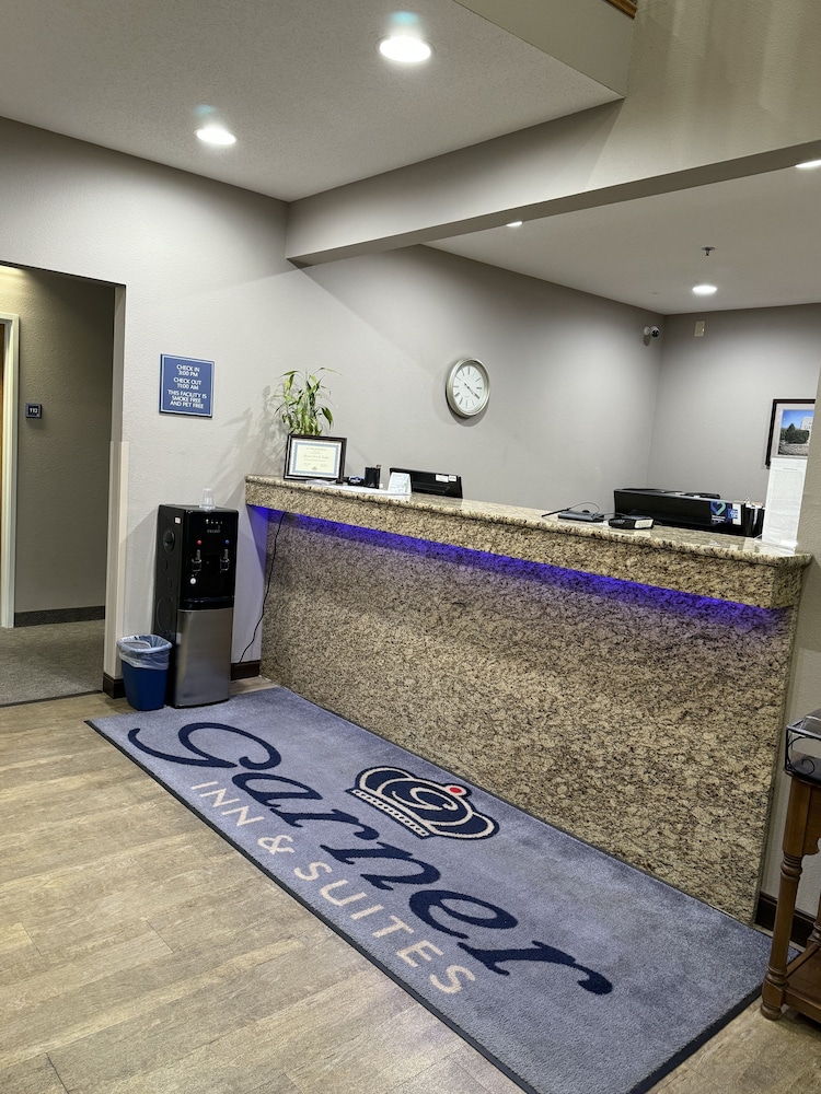 Garner Inn & Suites - photo 2