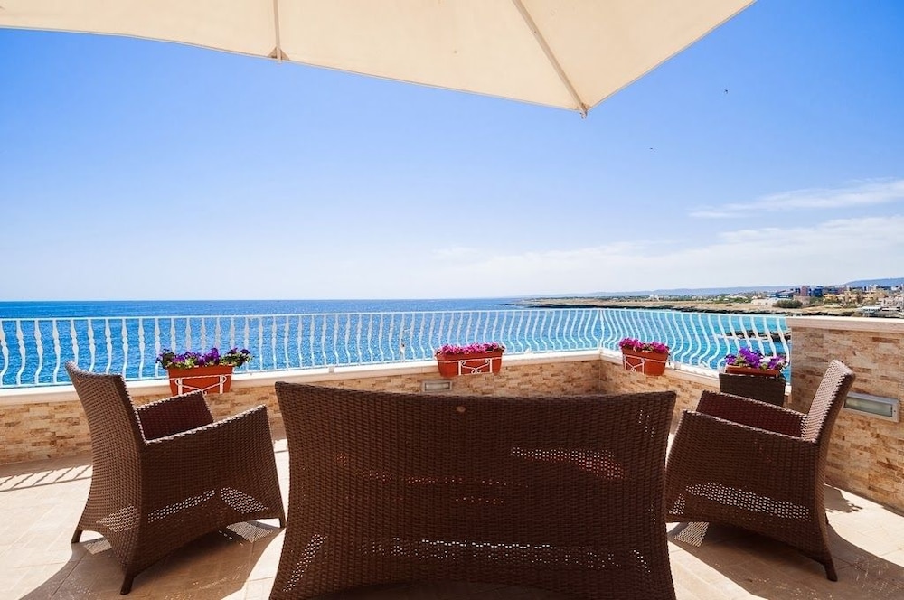 HelloApulia - carbon neutral hotel in Monopoli