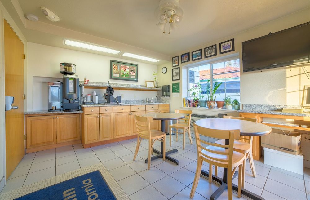 Turlock Inn - photo 18