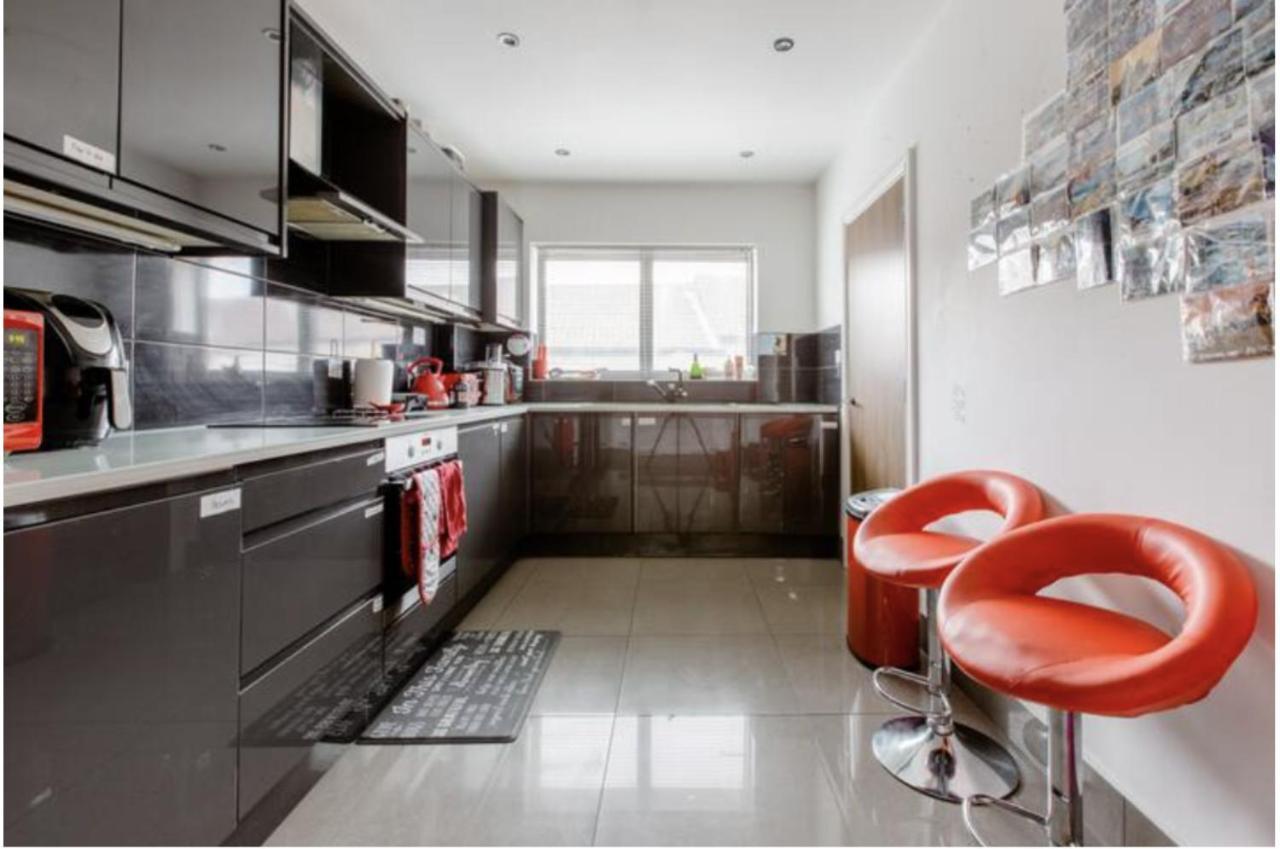 Chic DuoRooms with Modern Comfort for Families — hotel in Dartford