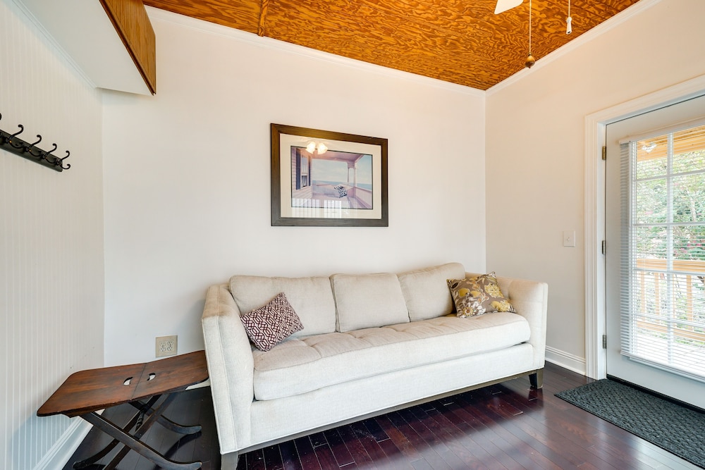 Downtown Wilmington Home: Walk to Cape Fear River - photo 3