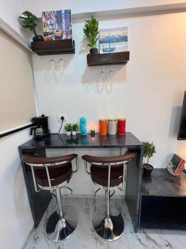 Chic 1bhk lilavati hospital bandra