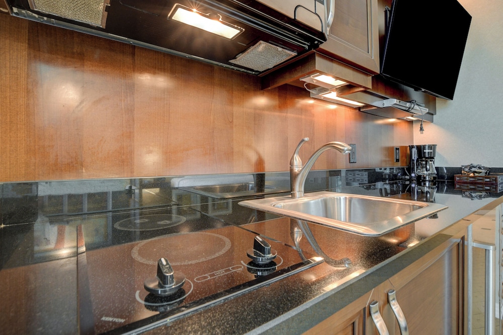 Las Vegas Suites at The Signature - photo 13