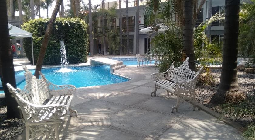 Hotel Suites del Real