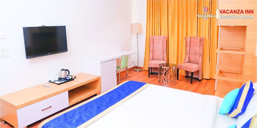 Fabhotel Vacanza - last minute hotel in Noida
