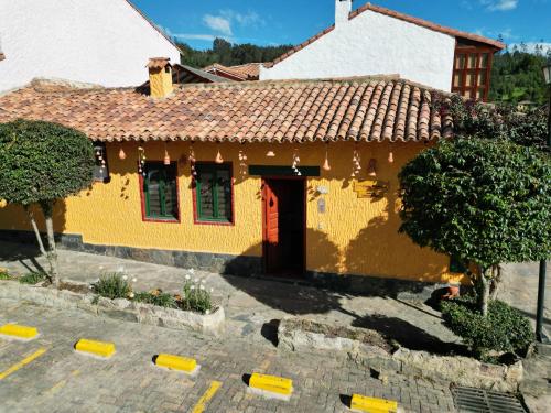 Casa Mostaza Pueblito Boyacense — 4-Star Luxury Hotel in Duitama, Colombia