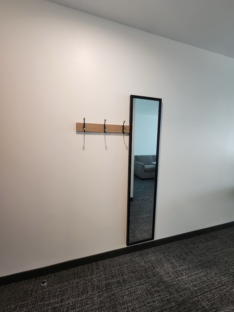 Spark by Hilton Rahway - photo 25