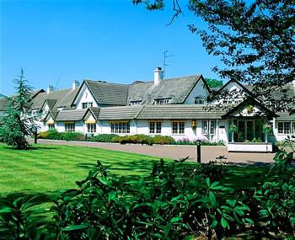 Basingstoke Hotel — Hook