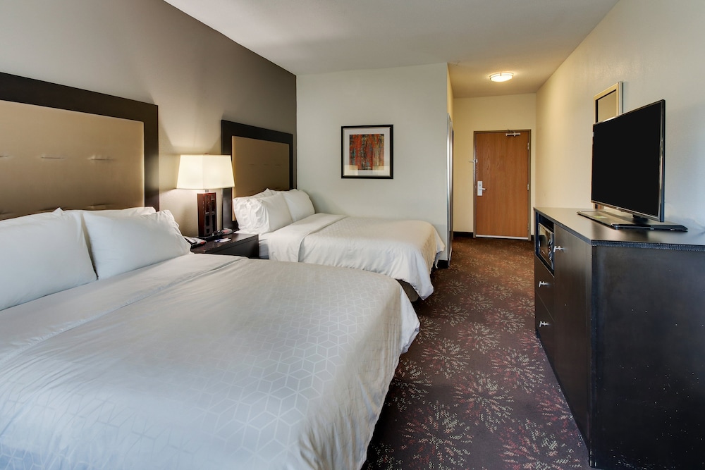 Holiday Inn Express Hotel & Suites Lancaster Lititz by IHG - photo 17