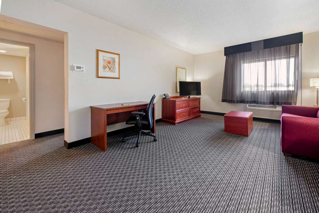 La Quinta Inn by Wyndham Ft. Lauderdale Tamarac East - photo 40