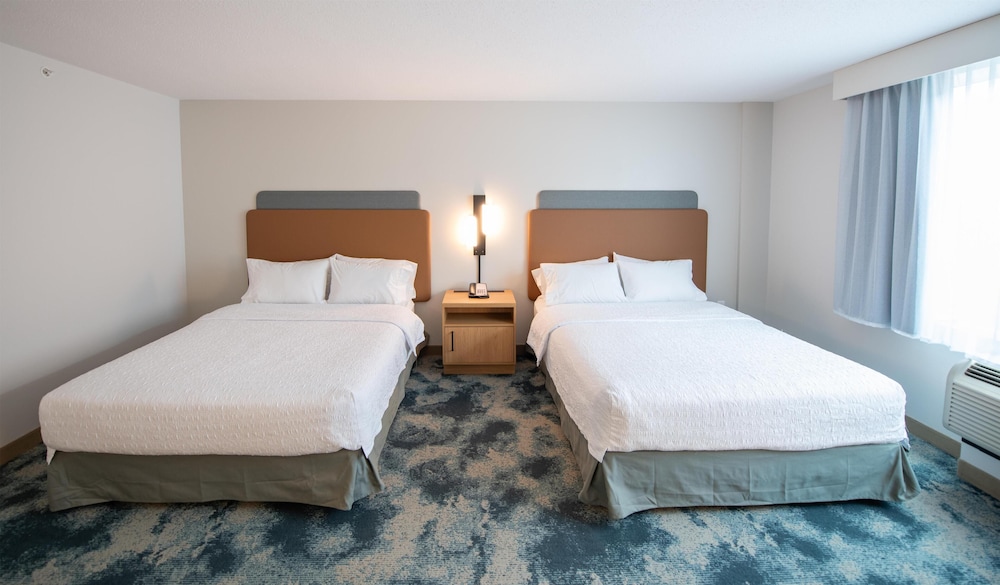 Hampton Inn Presque Isle Maine - photo 17