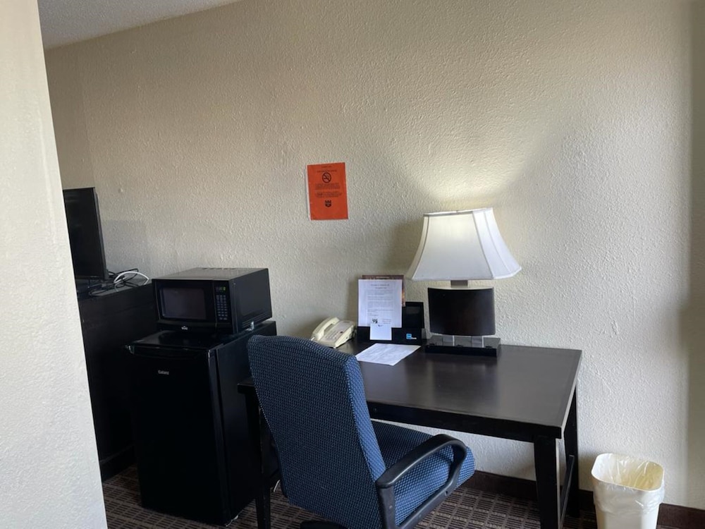 Knights Inn By Capital O Emporia I 35 - photo 9