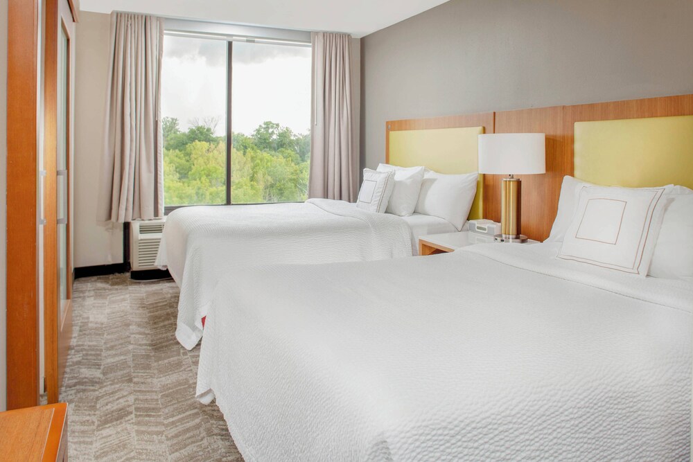 SpringHill Suites Cincinnati North Forest Park - photo 11
