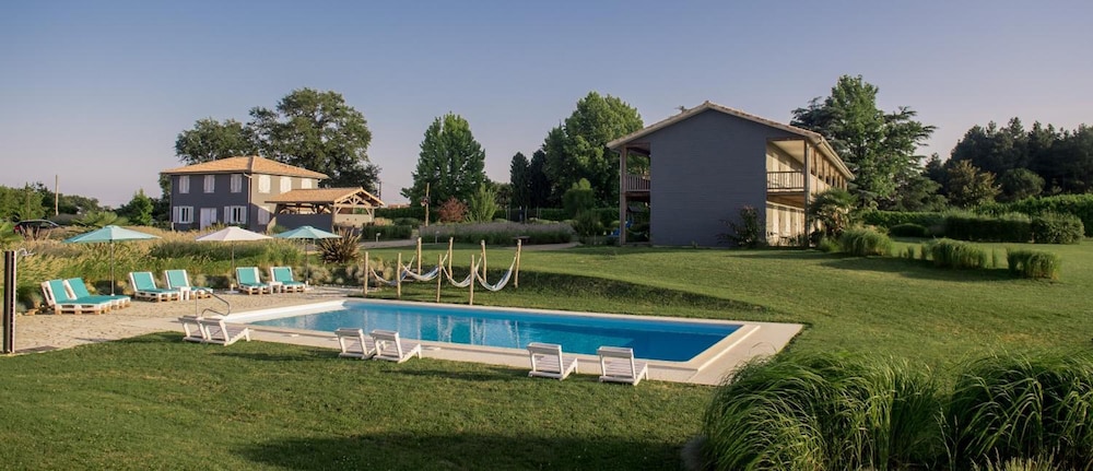 La Petite Couronne Ecolodge & Lofts — hotel in Hagetmau
