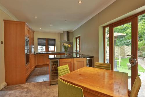 Higgin Bridge House — 4-Star Luxury Hotel in Holmfirth, United Kingdom