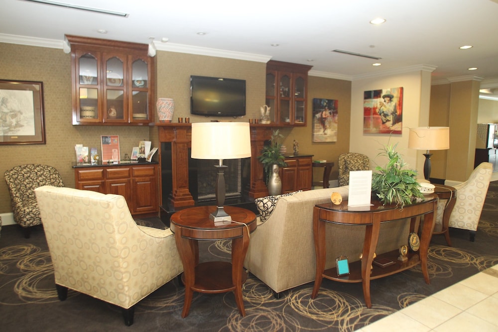 Holiday Inn Express Pembroke an IHG Hotel - photo 2