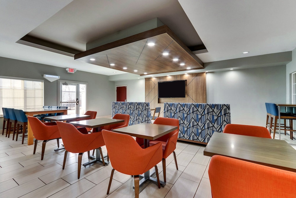 Holiday Inn Express & Suites Ardmore by IHG - photo 46