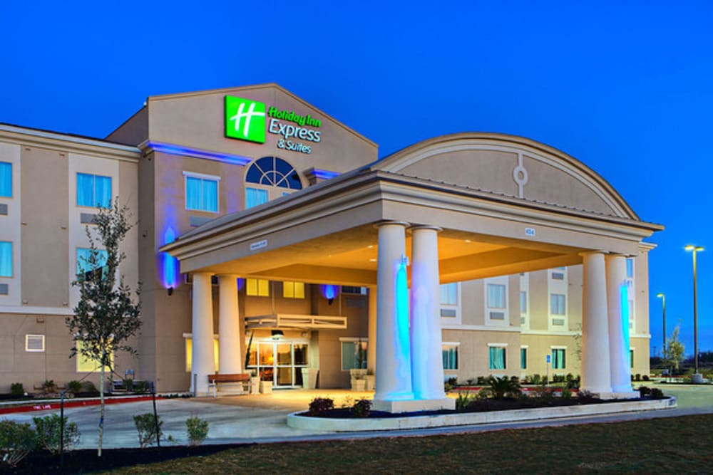 Holiday Inn Express & Suites Cotulla by IHG - photo 43