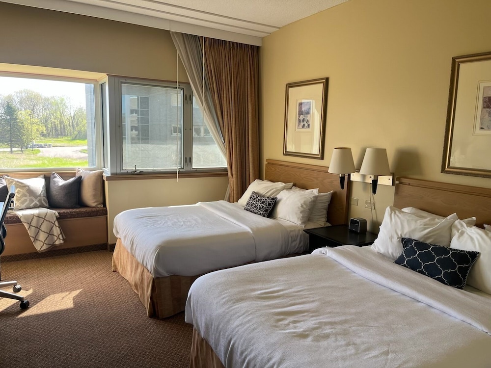 Oak Ridge Hotel and Conference Center - photo 8