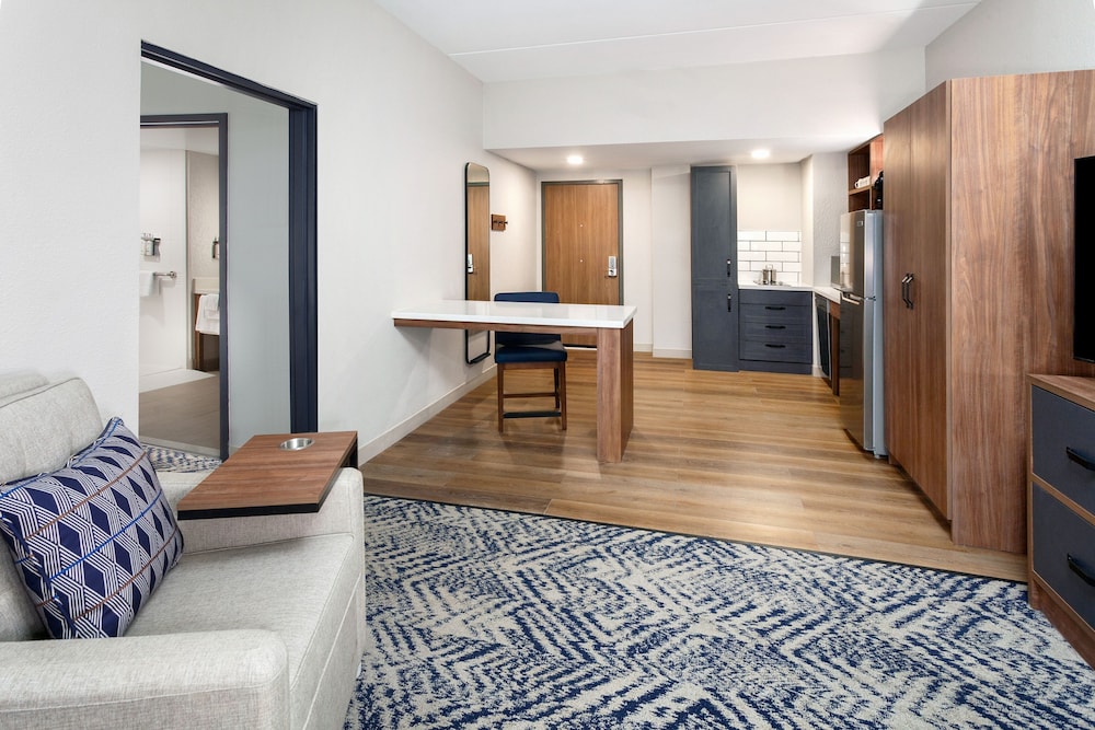 Candlewood Suites Columbus North - photo 12