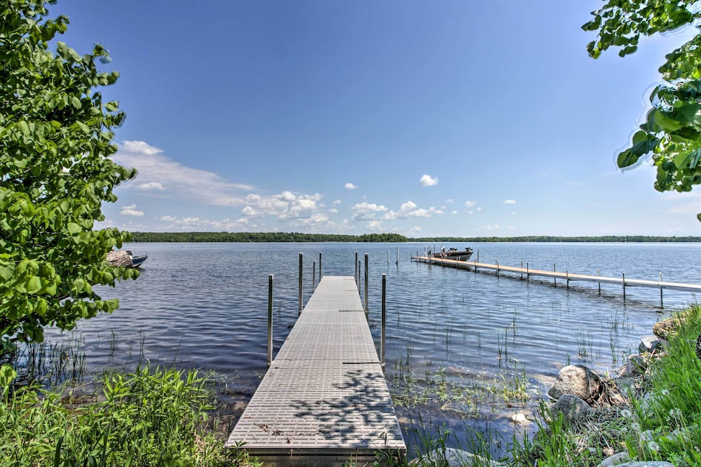 Retreat with Lake Access and Private Boat Dock — 4-Star Luxury Hotel in Bemidji, United States