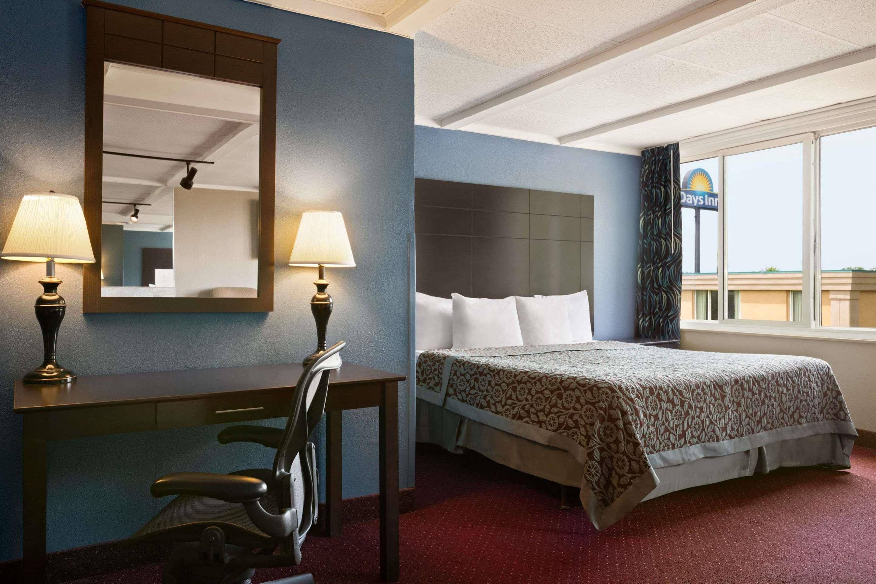 Days Inn Willoughby Cleveland - photo 8