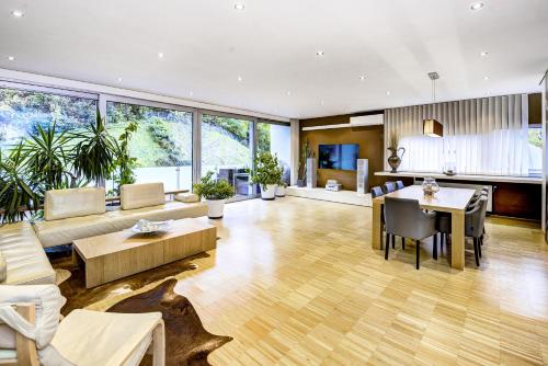 Sky View Salzburg — 4-Star Luxury Hotel in Salzburg, Austria
