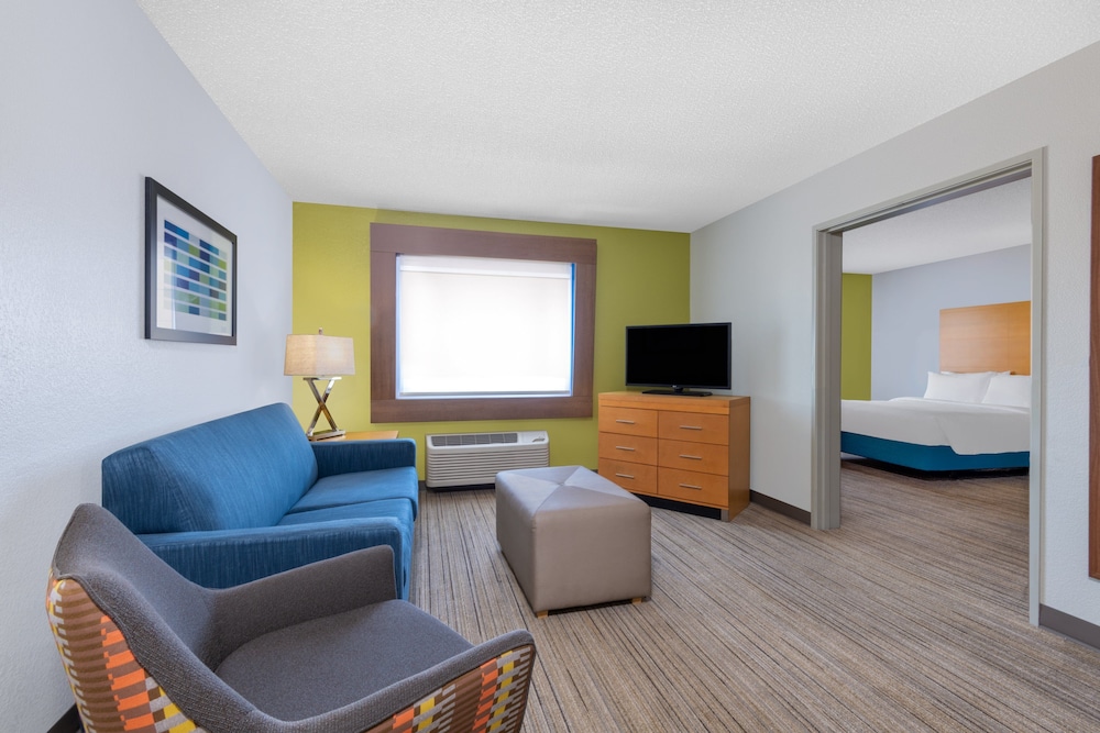 Holiday Inn Express & Suites Wheat Ridge Denver West - photo 23