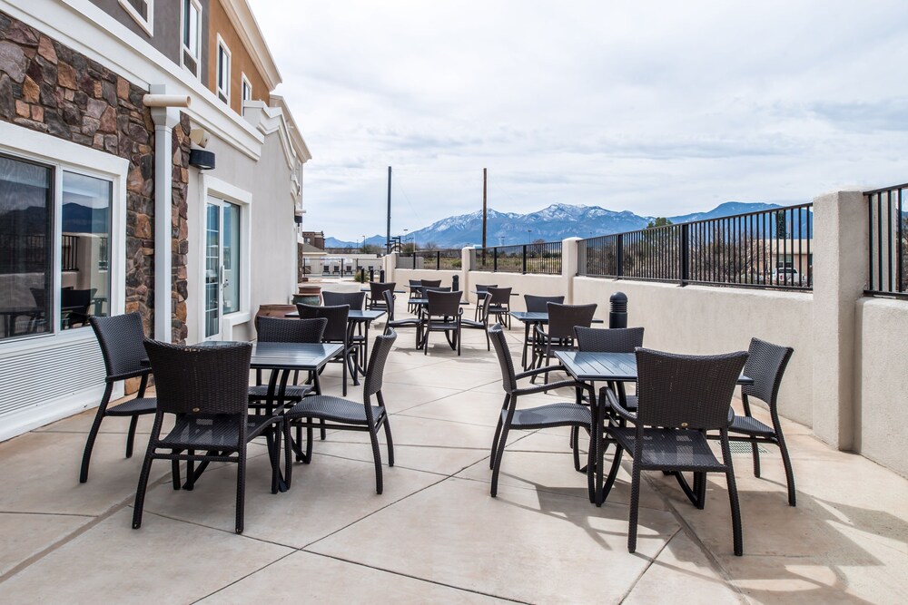 Holiday Inn Express Sierra Vista by IHG - photo 14