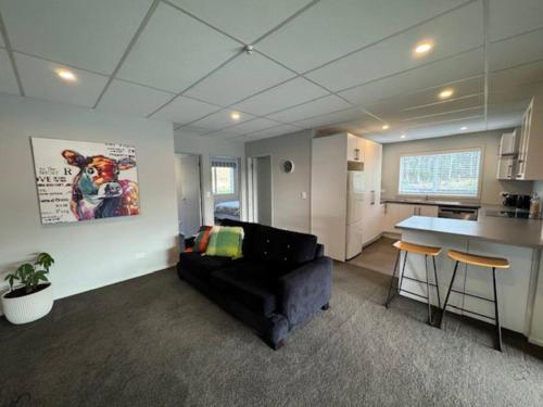 Colourful Country Escape Breakfast Included — 4-Star Luxury Hotel in Tauranga, New Zealand