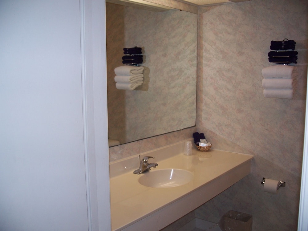 Castlewood Inn - photo 43