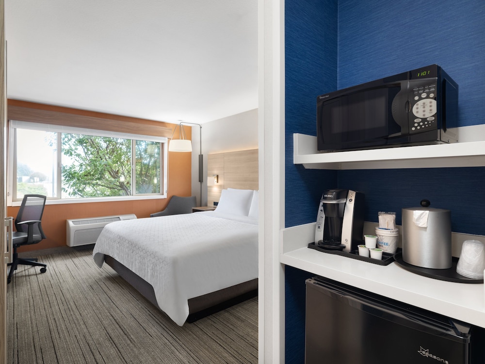 Holiday Inn Express Ft Bragg by IHG - photo 21
