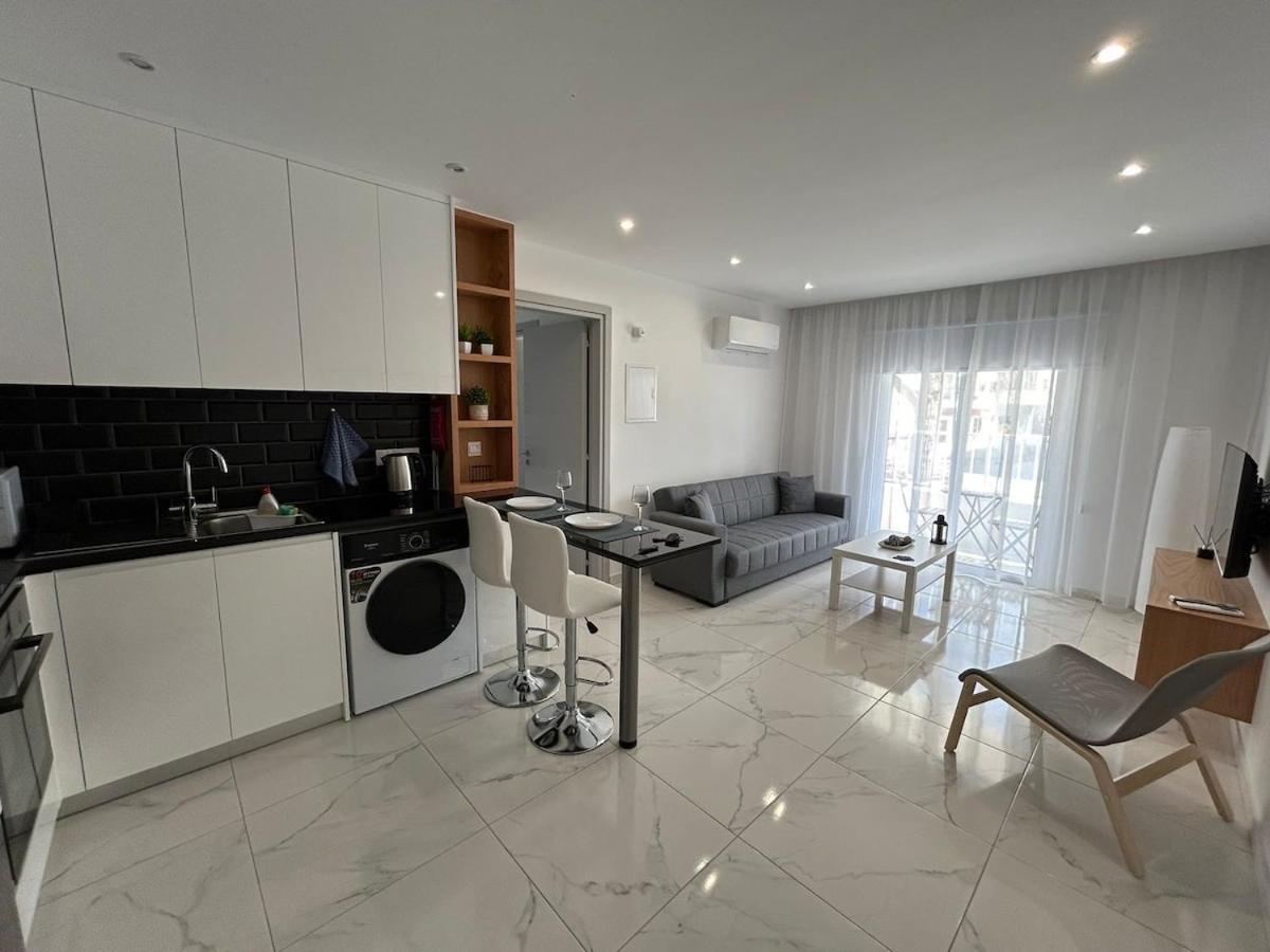 Harmony Flat 110 - last minute hotel in Paphos